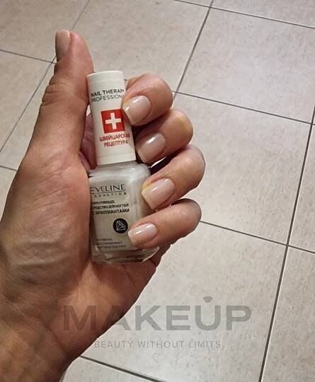 Eveline Cosmetics Nail Therapy Professional - Diamantový regenerační komplex pro nehty | Makeup.cz