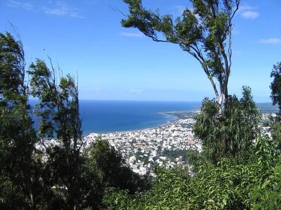 Soubor:Saint-Denis @ La Réunion.jpg