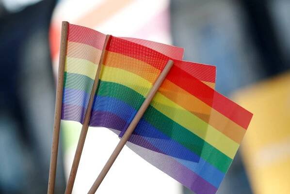 Češi přejí sňatkům homosexuálů. V průzkumu se pro ně vyslovily dvě třetiny oslovených, častěji ženy