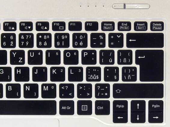 Fujitsu LifeBook S904 - modulární slot v tenkém vybaveném notebooku s úhlopříčkou 13'' - Recenze - NOTEBOOK.cz
