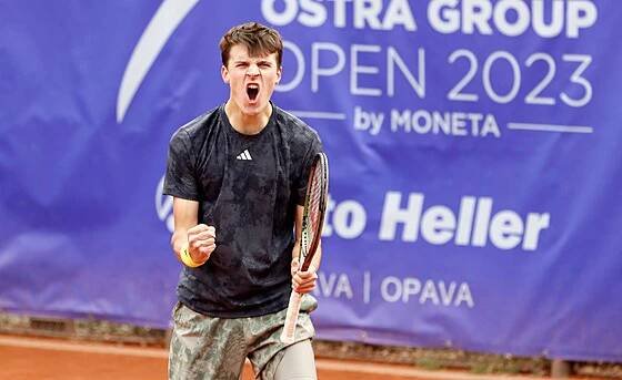 Fotogalerie: Jakub Menšík v Ostravě skončil ve druhém kole, podlehl Japonci Shintaru...