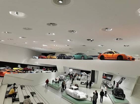 V muzeu Porsche najdete českou stopu i rarity. Němci mohli vyrábět konkurenta Dacie