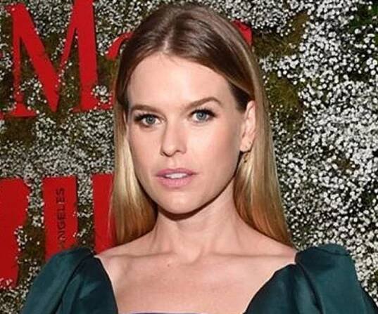 Alice Eve Biography - Facts, Childhood, Family Life & Achievements