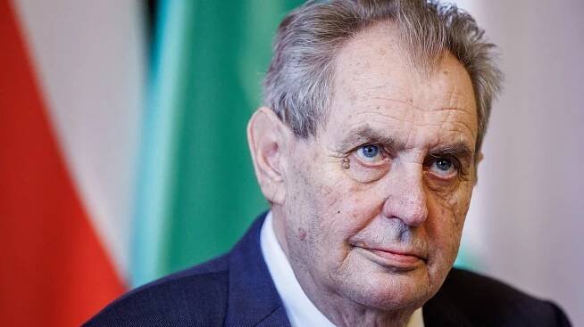 Projev věnovaný sobě. Zeman podle ohlasů zapomněl na svou servilitu k Rusku