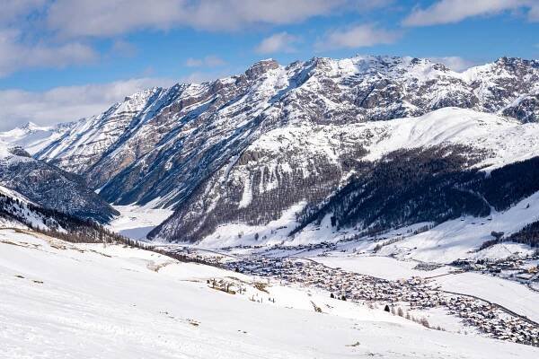 Nejkrásnější Vánoce na horách! Ve fotogalerii najdete kouzelně vyzdobená místa: Trento, Livigno, Val di Fassa...