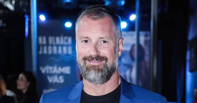 Herec Petr Vágner se nemohl dovolat o pomoc! Filmový štáb ho zapomněl na širém moři!