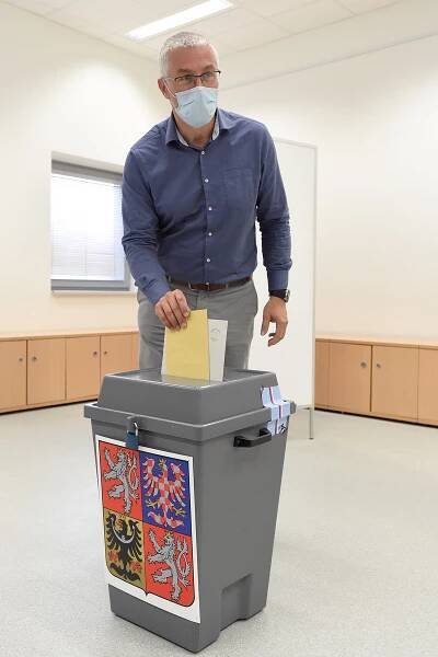 Volby na jihu Moravy: Nějakým Covidem se odradit nenechám, říká seniorka