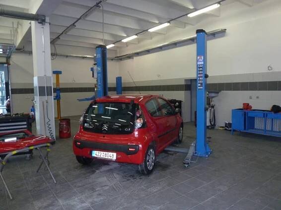 UH CAR (servis Citroen, Suzuki) - Vybavení autoservisů, pneuservisů a dílen v průmyslu od TECHNOLOGY - GARAGE spol. s r