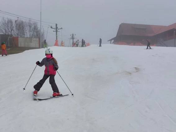 Lyžařský výcvik - Oficiální stránky obce ZŠ a MŠ Dolní Lhota