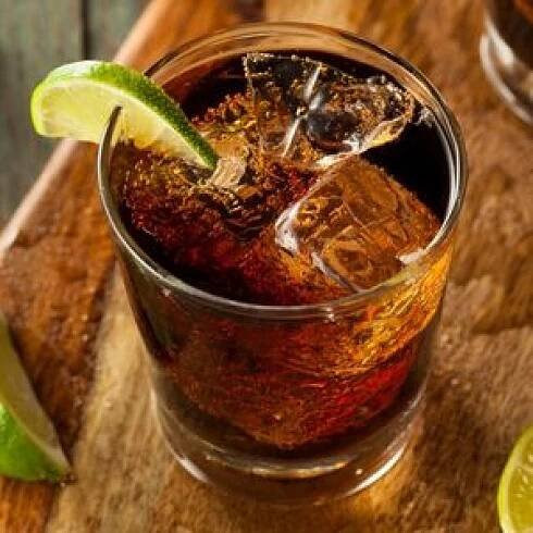 Recept na Cuba Libre - osvěžující Kubánský rum s Coca Colou