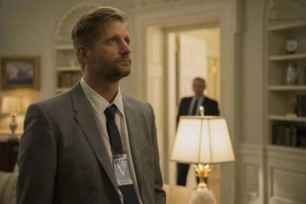 Domek z karet - 31. kapitola - Z filmu - Paul Sparks