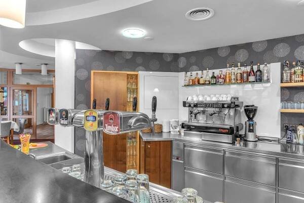Lounge nebo bar v ubytování Hotel Za Vodou