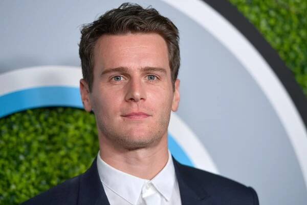 Jonathan Groff