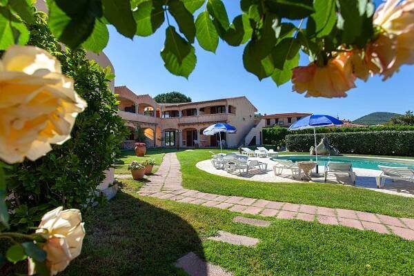 The Hotel - Hotel Il Viandante in San Teodoro: B&B in Sardinia