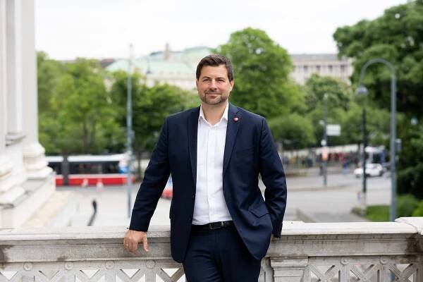 Michael Bernhard (Politiker)