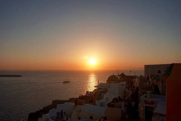 Things To Do In Santorini,Oia Santorini sunset (c) Alex Jones