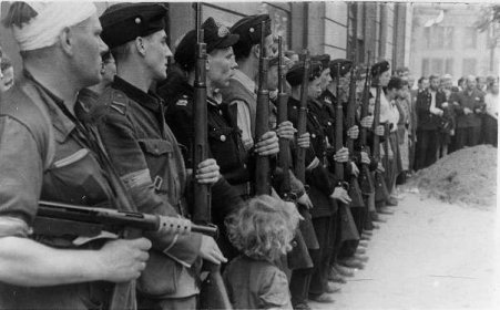 Soubor:Warsaw Uprising Batalion Kiliński (1944).jpg
