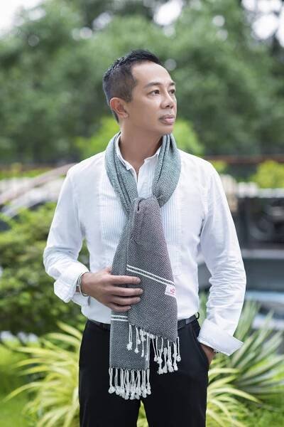Cotton scarf headscarf Krama from Cambodia Bacha black and white XL 55x200 cm - Krama Khmer