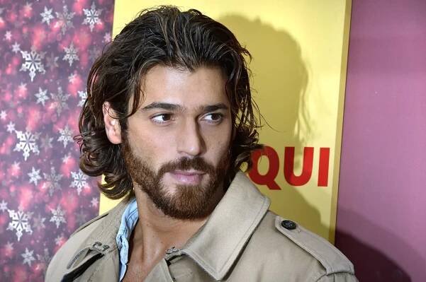 Can Yaman v prosinci 2021