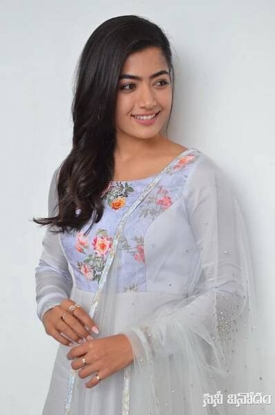 Rashmika Mandanna - Cinevinodam