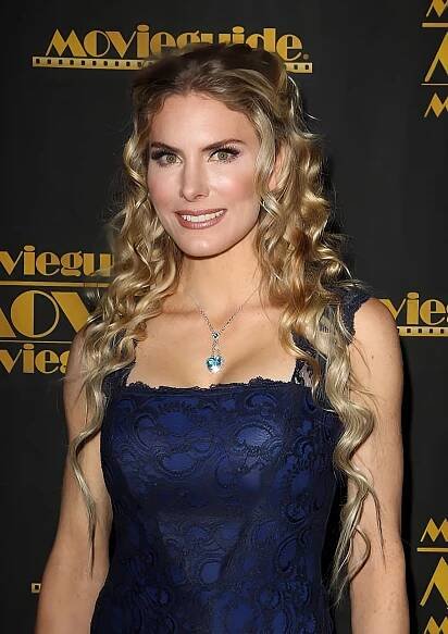 kelly-greyson-22nd-annual-movieguide-awards-gala_4057471-transformed (1).jpeg