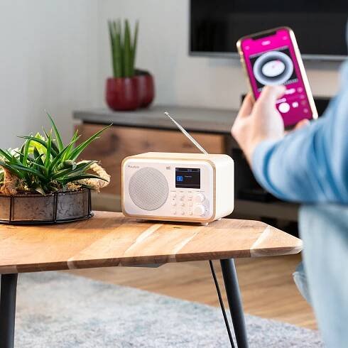 Kuchyňské rádio DAB+ FM bluetooth USB baterie Konektory mini jack USB