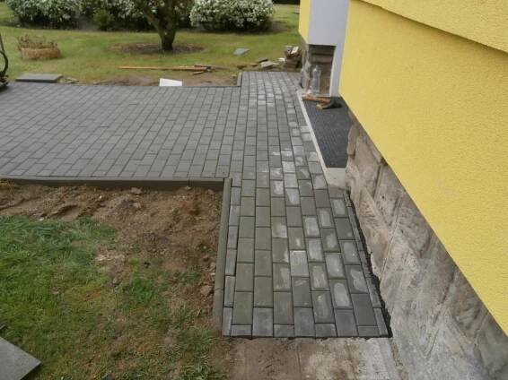 Dokončení opravy chodníku v obci - Oficiální stránky obce Obruby