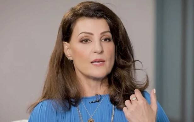 Nia Vardalos Shares Emotional Loss of Father Before Quarantine