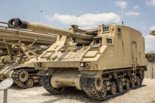 Israel's L-33 Ro'em: Largest Armored Tank Based on the Sherman