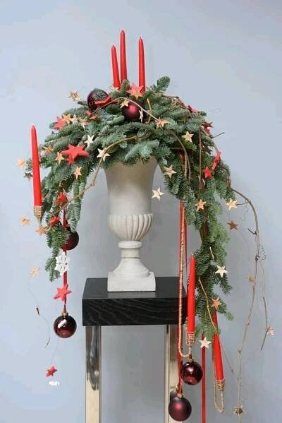 Pin by Gorgeous Flower Gifts on Christmas holidays, winter... | Christmas flower decorations, Christmas floral arrangements, Christmas wreaths