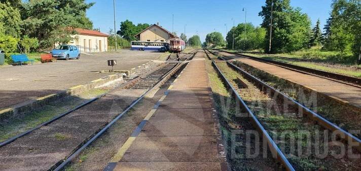 V Třeboni na vlak