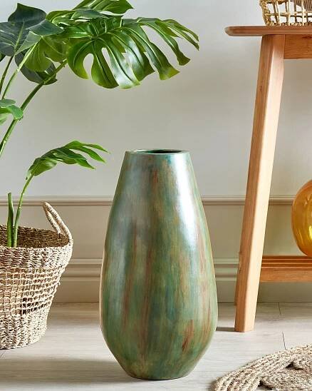 Váza Dekorativní váza zelená a hnědá terakota 48 cm ručně malovaná design inspirovaný retro a vintage stylem Beliani