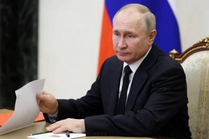Putin je ochotný "rokovať", ak sa Kyjev zmieri s okupáciou ukrajinských území. Kremeľ pritom žiadne plne nekontroluje