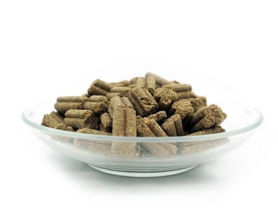 Wiesen Schmaus za studena lisované granule s kuřecím masem