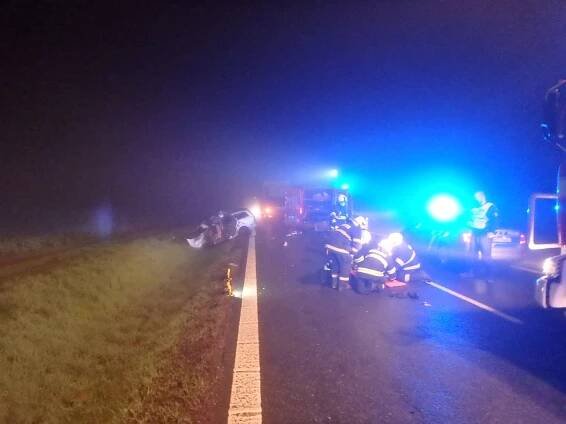 U Chlumce nad Cidlinou došlo k tragické nehodě, silnice byla celé dopoledne uzavřená