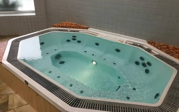Relax v Jizerských horách: Jóga & Wellness Resort Uko se snídaní/polopenzí + bazénem, vířivkou a 3 saunami