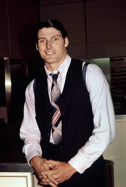 Christopher Reeve in a suit in 1977.