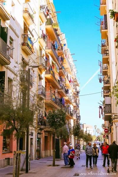 Barcelona through a 50mm lens - where • is • deea
