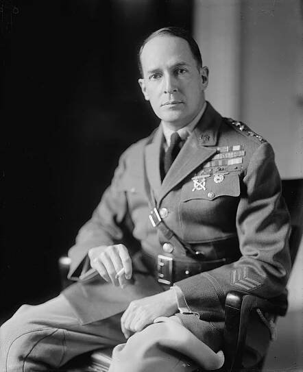 Category:Douglas MacArthur – Wikimedia Commons