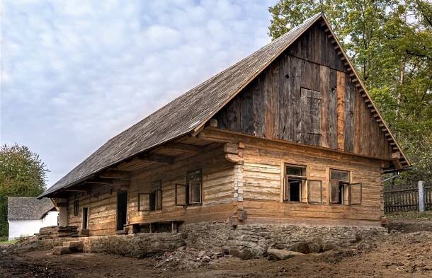 Foto a Video: Skanzen Vysoký Chlumec má dvě nová stavení