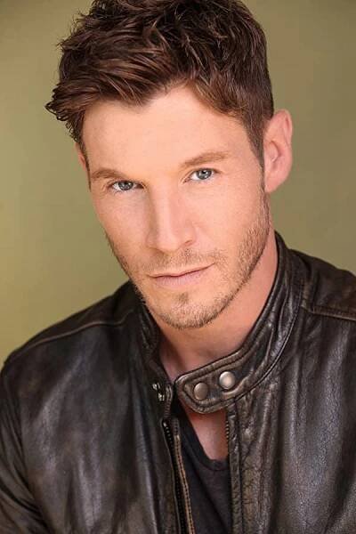 Chad Michael Collins herec