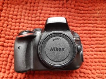 Nikon d5100 s vadou