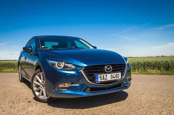 Test na pondělí: Mazda3 Sedan 2.0 Skyactiv-G120