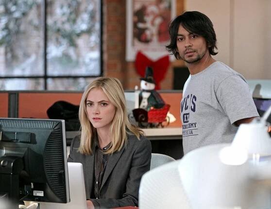 Emily Wickersham, Vik Sahay - Námořní vyšetřovací služba - Pravidla domu - Z filmu