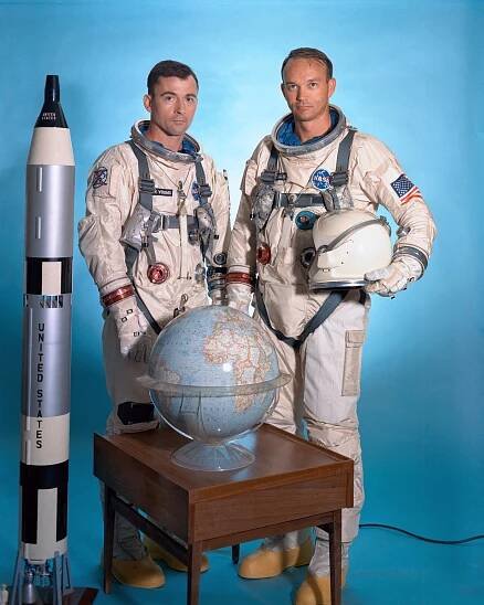Soubor:Gemini 10 prime crew (Young and Collins).jpg
