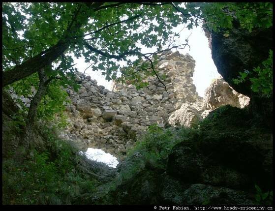 Hrad Hajnáčka / hrady-zriceniny.cz