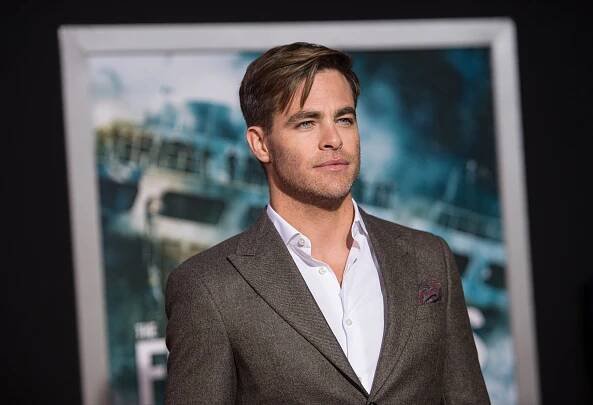 Chris Pine Compares His Wonder Woman Movie Character to a 'Stay-at-Home Dad'