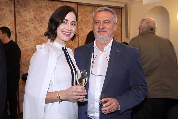 Chtějí ji poznat blíž: Alex Mynářová se chlubí formou v bikinách a muži šílí. Od manžela si to schvalovat nenechá