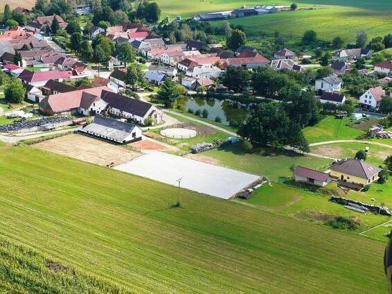 A další ze vzduchu - dokonalé je slabé slovo:o) | Jockey Club Malý Pěčín