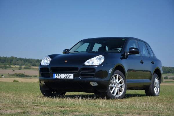Ojeté Porsche za cenu Dacie: Osmiválcový Cayenne první generace není tak nespolehlivý, jak se o něm říká